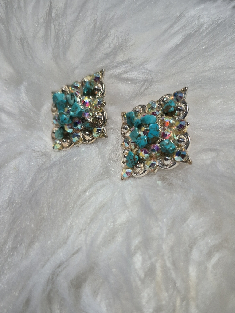 Swarovski With Simulated Turquoise Chips Conchos